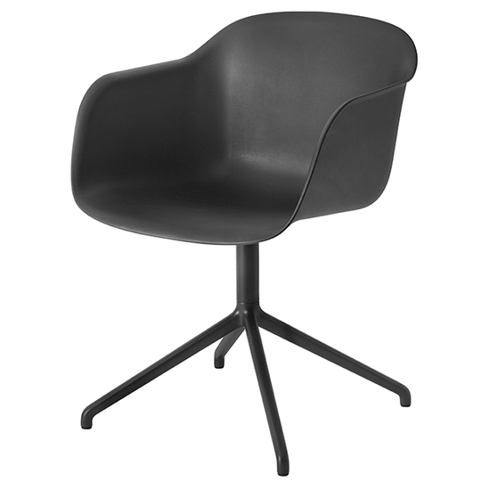 Muuto Fiber tuoli käsinojilla, pyörivä, musta