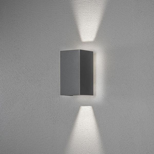 Konstsmide Cremona Seinävalaisin LED, tummanharmaa 3x3 W