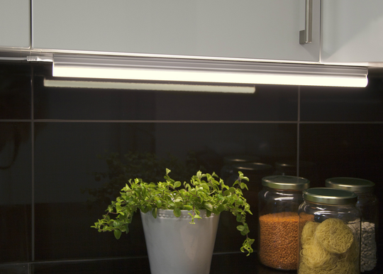 LED valaisin 57 cm